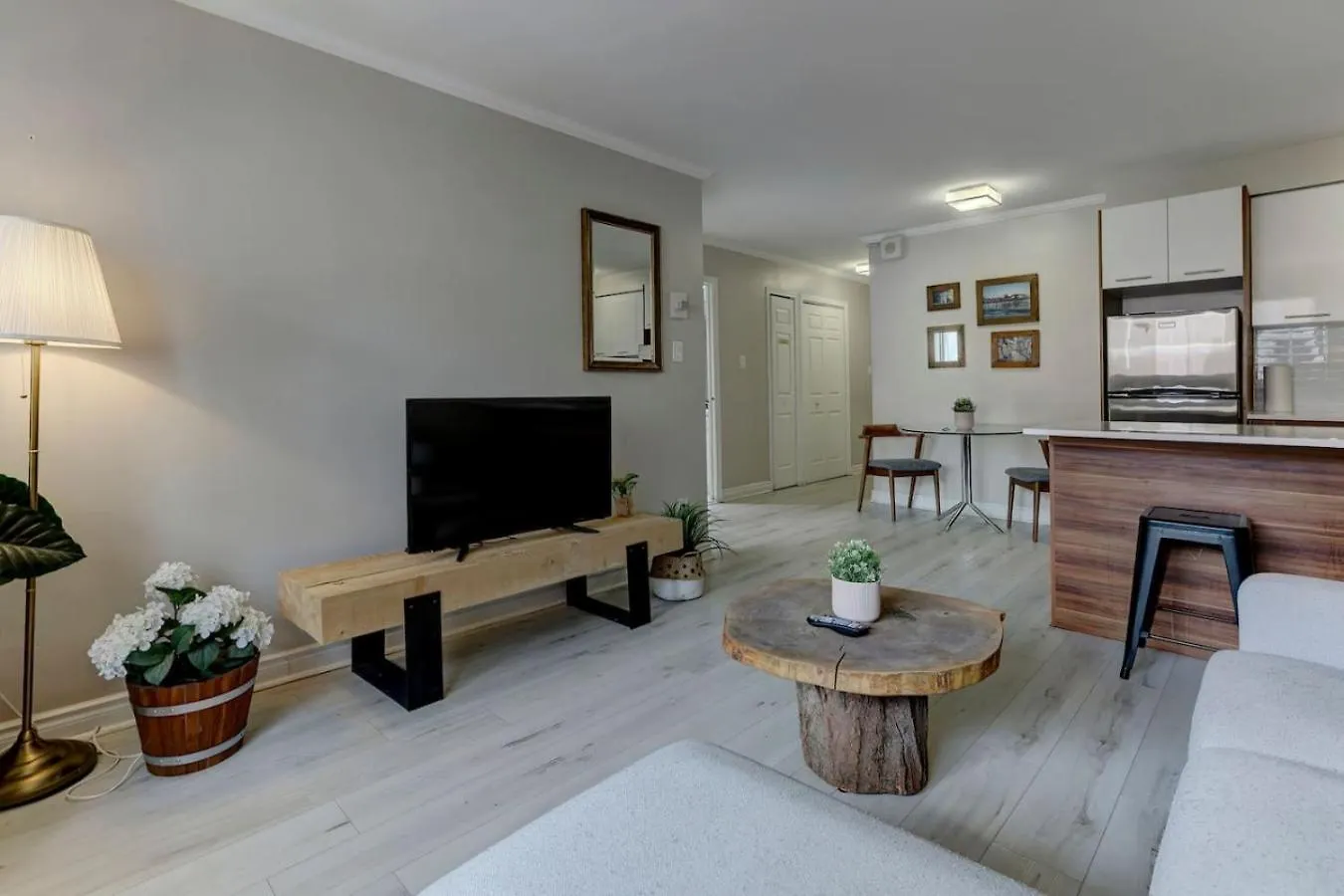 Cozy Condo In Heart Of Downtown Montréal 0*,  Kanada