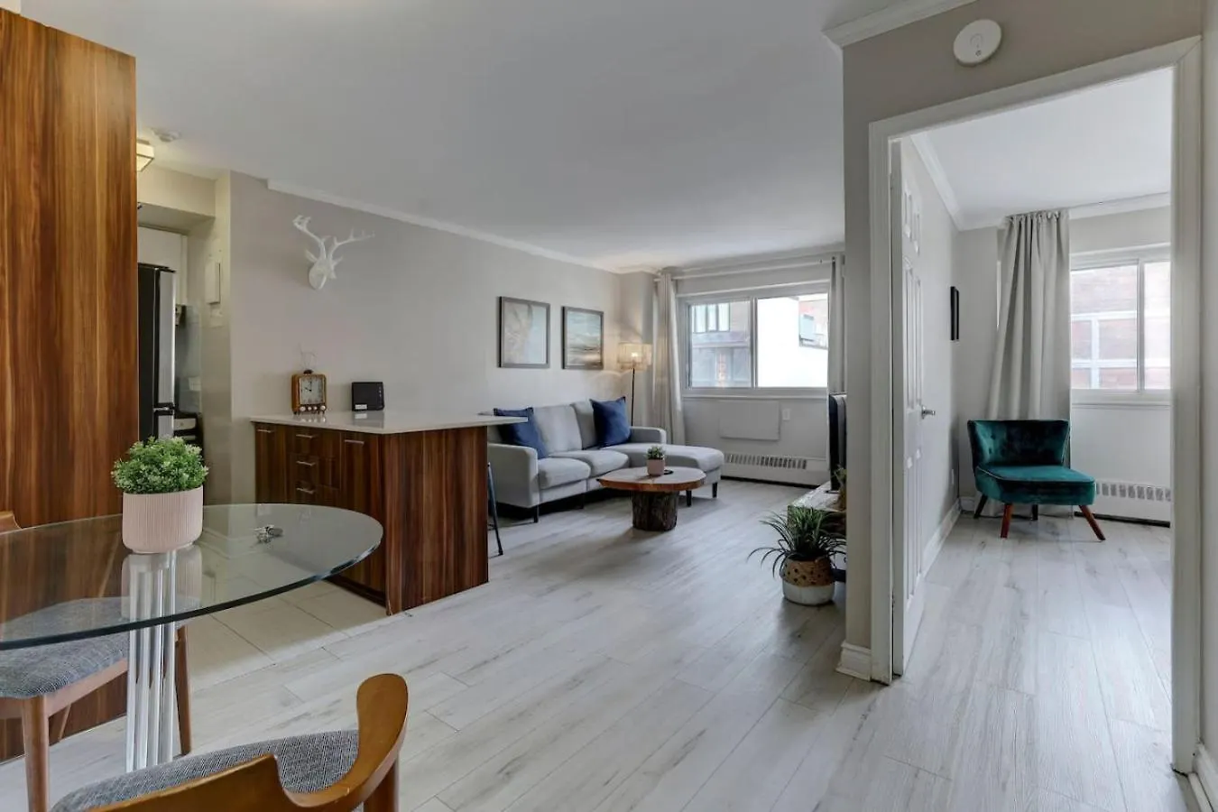 Apartment Cozy Condo In Heart Of Downtown Montreal Canada